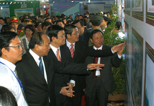ประธานแห่งรัฐเวียดนามเข้าร่วมพิธีรำลึกครบรอบ๑๕ปีการก่อตั้งจังหวัดQuảng Nam  - ảnh 1